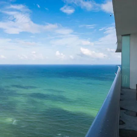 Zen 2-Bedroom Ocean View At Lyfe Resort